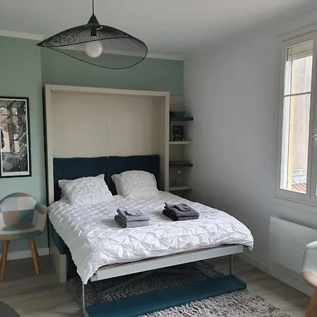 Beautiful In Apartment Versailles